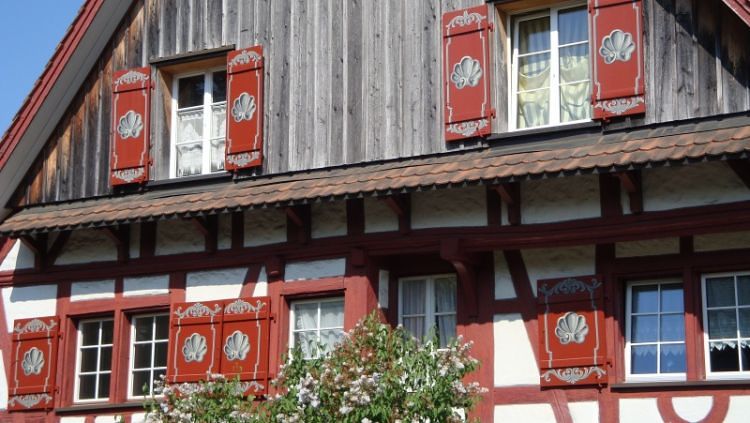 Fensterläden-Renovation, Evangelische Kirche Kreuzlingen Haus Bleiche, Kreuzlingen Thurgau 2011