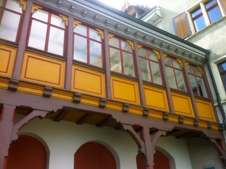 Holzwerk u. Fenster streichen, Turmgang Schloss Seeburg, Kreuzlingen Thurgau März - Mai 2021, vor der Renovation